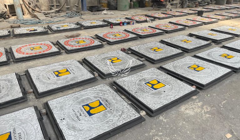 Kelebihan Manhole Cover • Spesialis Cor Logam & Jasa Pengecoran Logam di Ceper Klaten. Menyediakan Jasa Cor Logam Ceper Klaten, Industri Pabrik Pengecoran Logam Ceper.